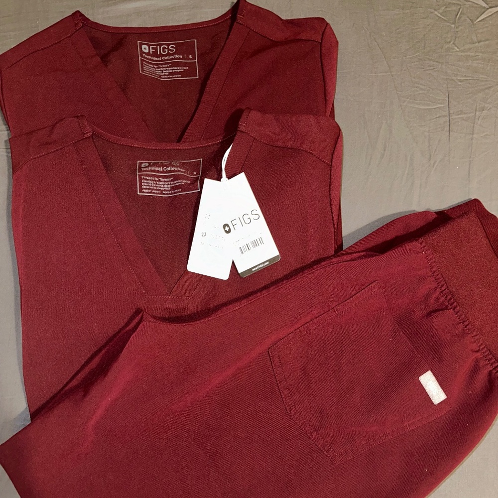 FIGS Maroon / Mulberry Scrub Set